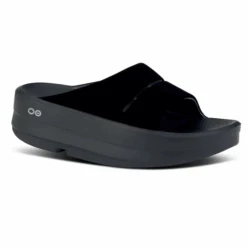 Oofos Women’s OOmega OOahh Sandal Posh Black