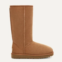 UGG Women’s Classic Tall II Boot Chestnut